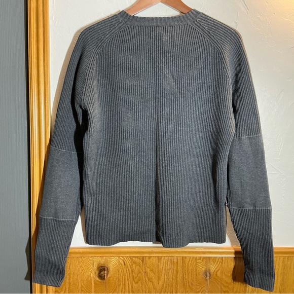 Victorinox Swiss Army Crew Gray Sweater Size M - Picture 5 of 12